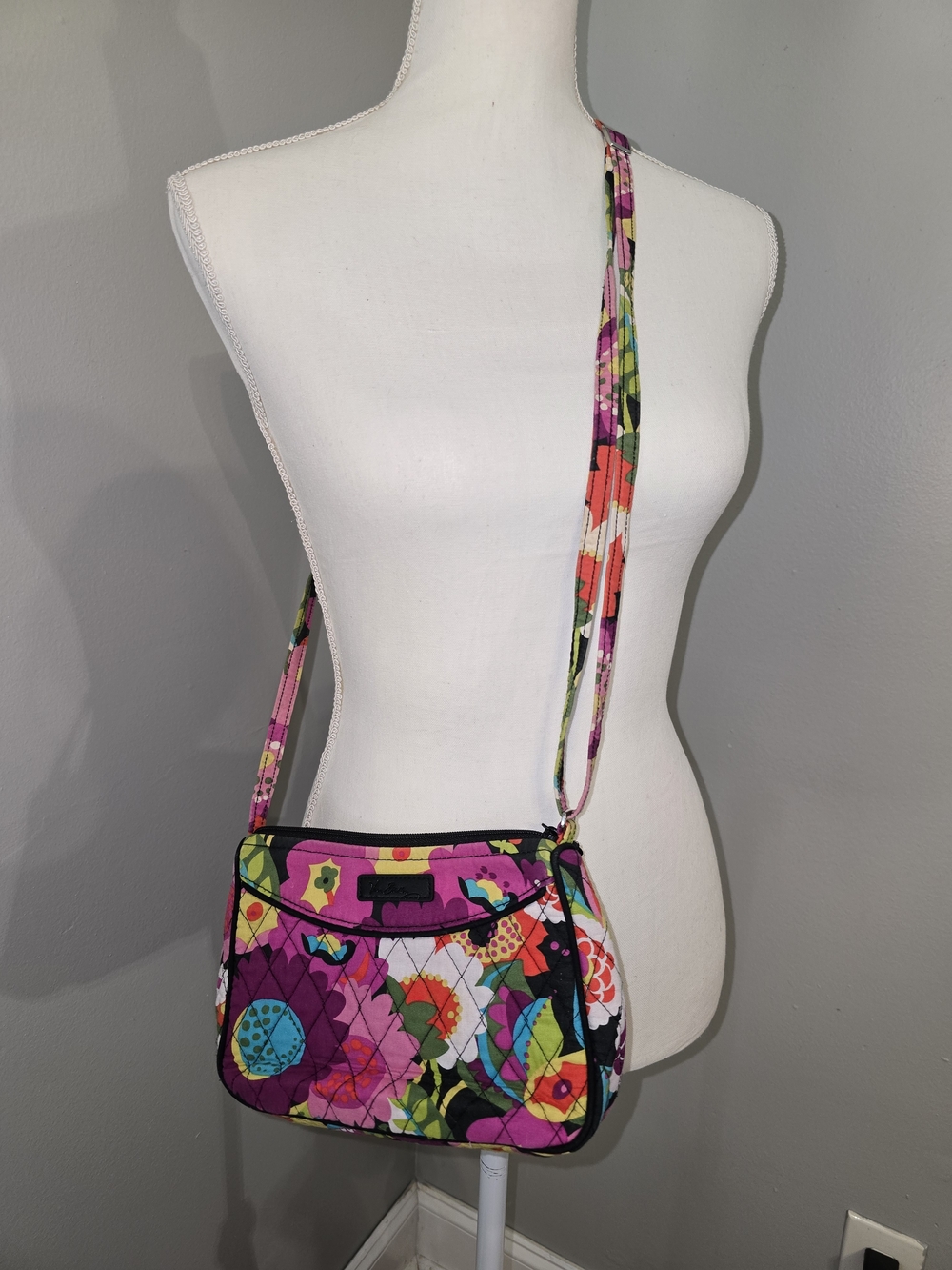 Vera Bradley Va Va Bloom Pattern Quilted Crossbody Bag